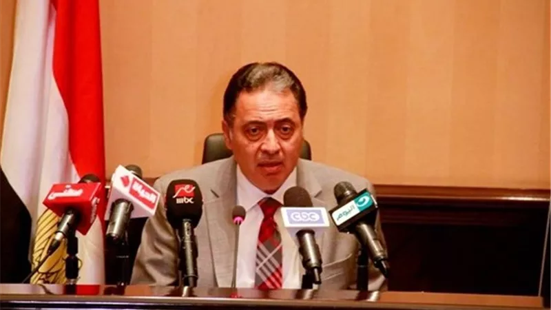  وزير الصحة يقرر وقف مدير مركز 
