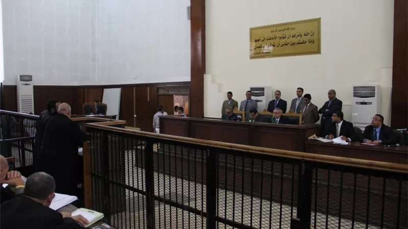 الدفاع يثبت عجز موكله عن حمل السلاح في 