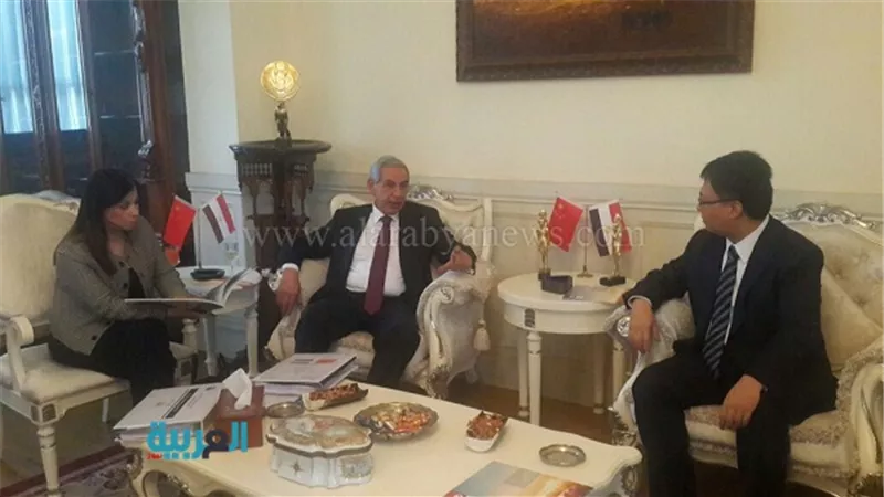 وزيرا التجارة والاستثمار يبحثان زيادة الاستثمارات الصينية في مصر 