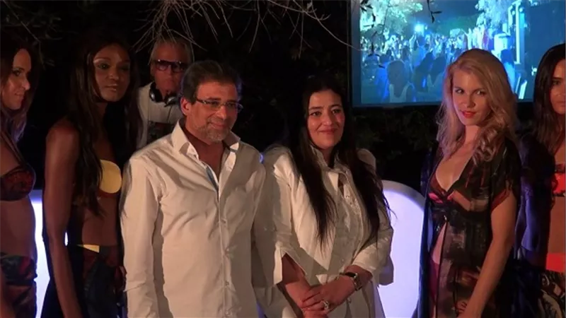 بالصور.. زوجة خالد يوسف تفتتح معرضها في فرنسا