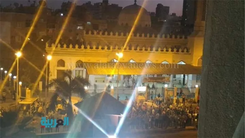 بالفيديو.. الأمن يفض مظاهرة لدعم العميد ببورسعيد