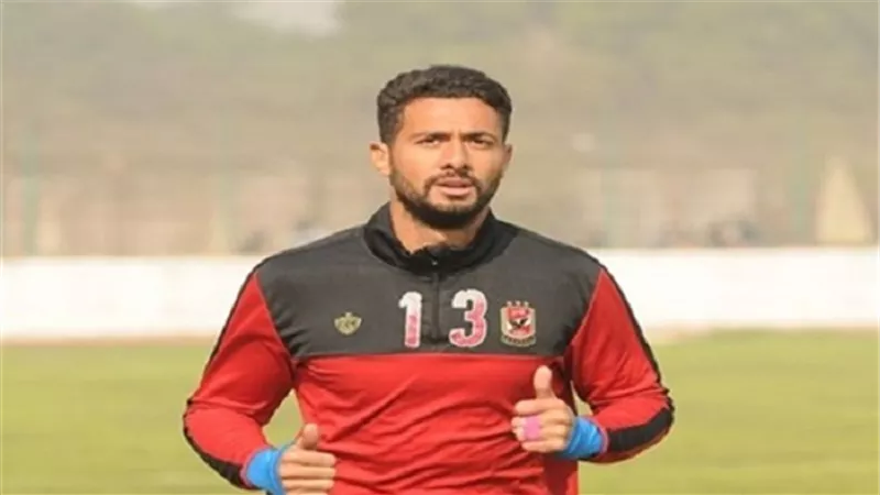 حارس الأهلي ينشر صورة له مع زملائه في المعسكر 
