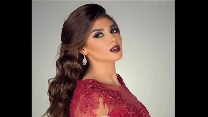  ياسمين صبري بإطلالة كلاسيكية في أحدث جلسة تصوير