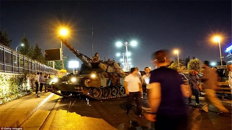 الانقلاب الفاشل مسمار النعش الأول في جسد إخوان تركيا.. الخرباوي: مصير أتباع الإرهابية محفوف بالخطر.. الزعفراني: القيادات تهرب إلى بريطانيا.. و