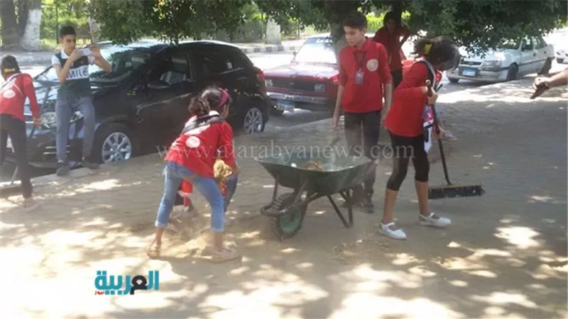 بالصور.. زرع 200 شجرة بطلعت حرب وقصر النيل 