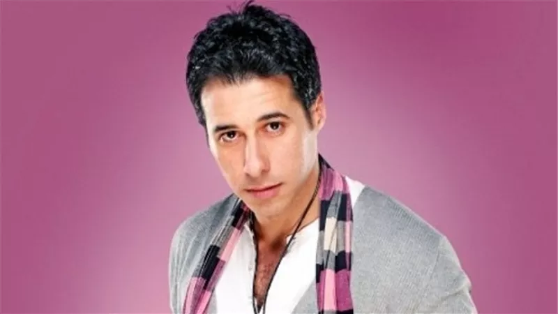 أحمد السعدني يهنئ نفسه عبر 