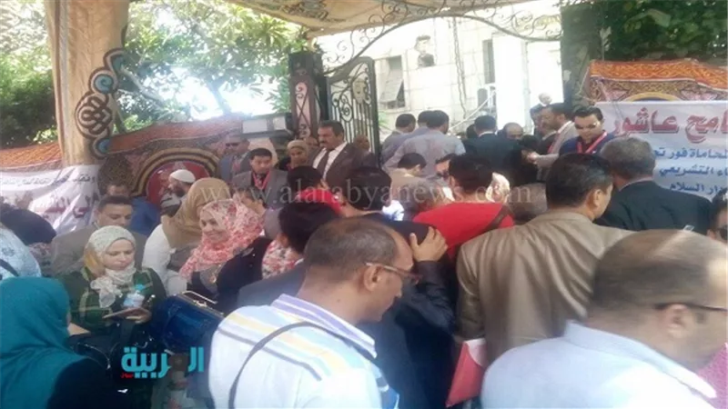 بالصور.. توافد المحامين للمشاركة بالجمعية العمومية بالنقابة 