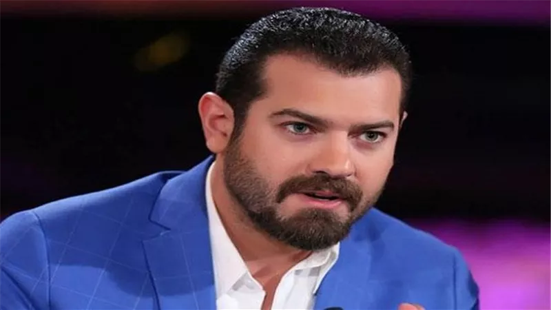 عمرو يوسف ينشر صورة مع أمينة خليل تثير الجدل