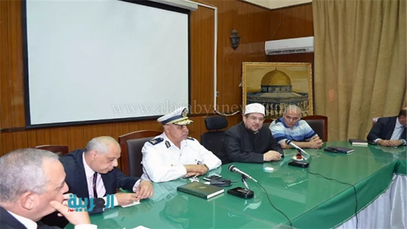 بالصور.. وزير الأوقاف يبحث إنهاء أعمال 