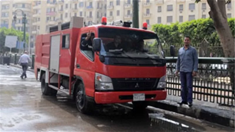  إخماد حريق بالأشجار بجوار برج القاهرة 