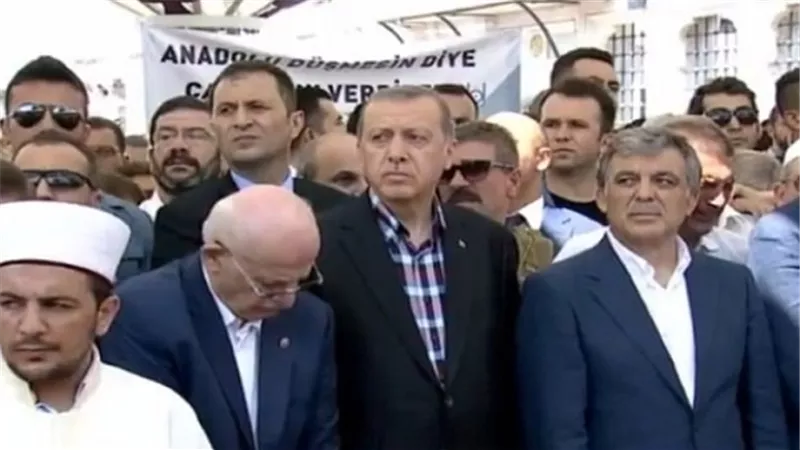 أردوغان يشارك في تشييع جنازة ضحايا محاولة الانقلاب 