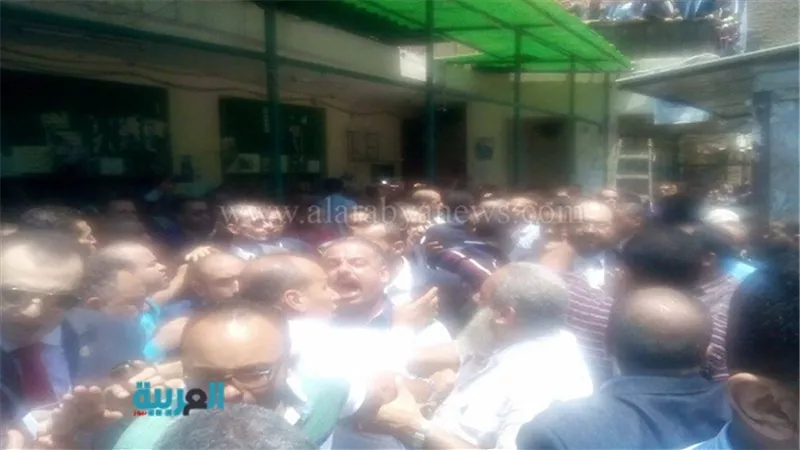 بالصور.. اشتباكات بين أنصار 