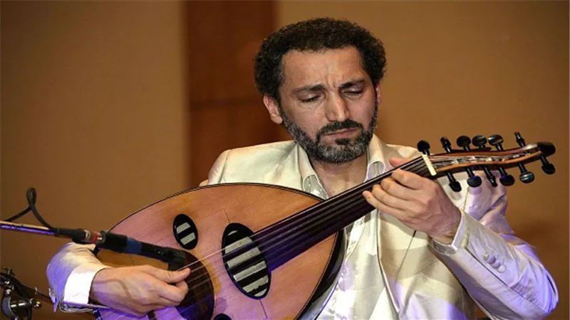 عازف العود 