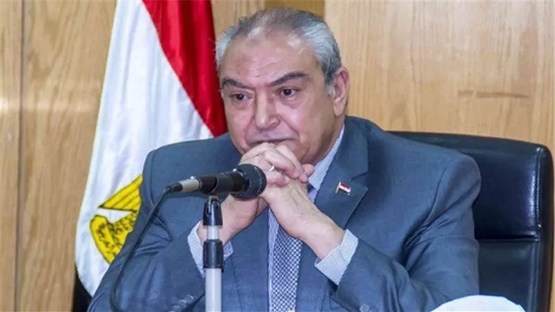 أهالي المنيا يصرخون لإقالة المحافظ.. رحيل 