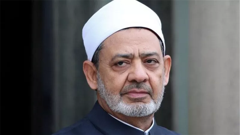 شيح الأزهر يطمئن هاتفيًا على سلامة مرضى مستشفى الحسين