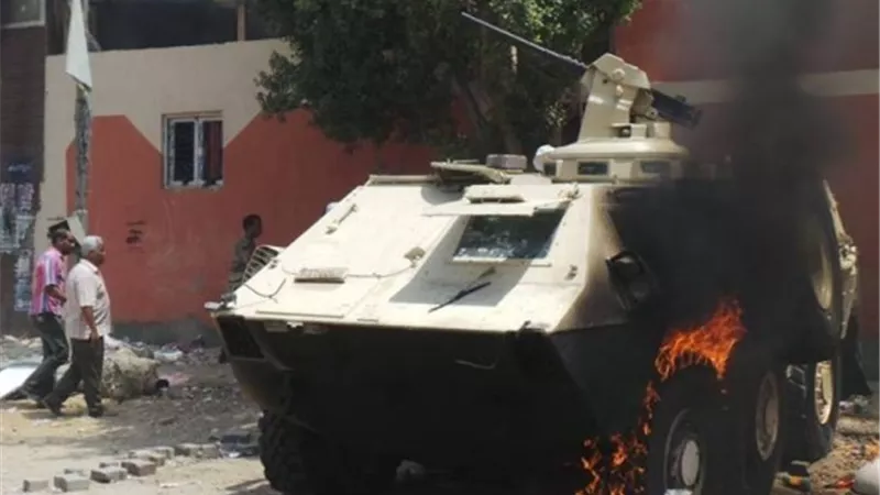 إصابة مجند في انفجار مدرعة بالشيخ زويد