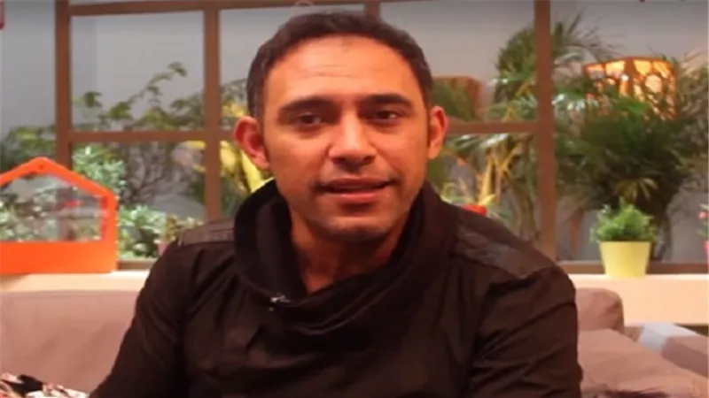 عمرو مصطفى تعليقًا على أزمة الدولار: 