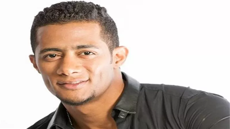 عباس أبوالحسن يصف منتقدي محمد رمضان بالانحطاط 