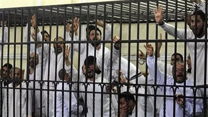 15 أغسطس.. محاكمة المتهمين باقتحام قسم أكتوبر 