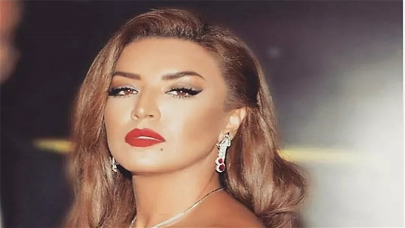 بالفيديو.. مطعم يفاجئ آمال بوشوشة بعيد ميلادها