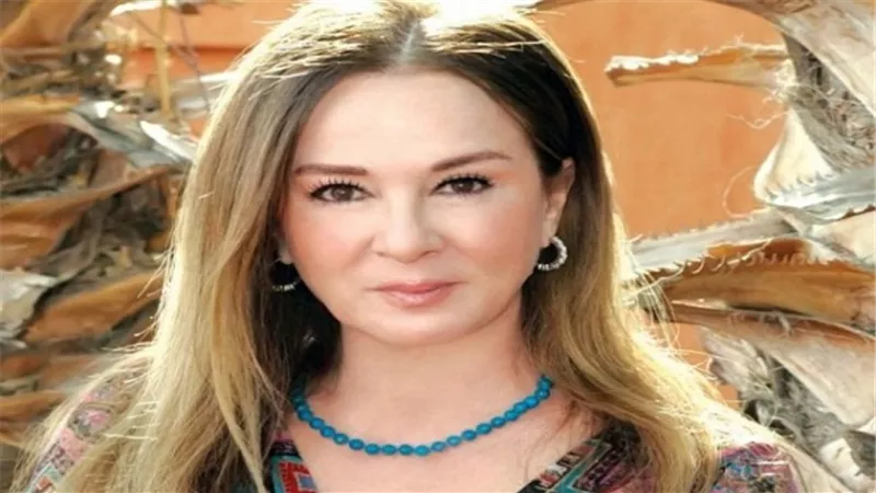 تكريم نجلاء فتحي بمهرجان أسوان لأفلام المرأة