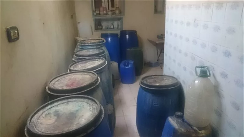 ضبط صاحب شركة لاتجاره في منظفات صناعية فاسدة بكرداسة 