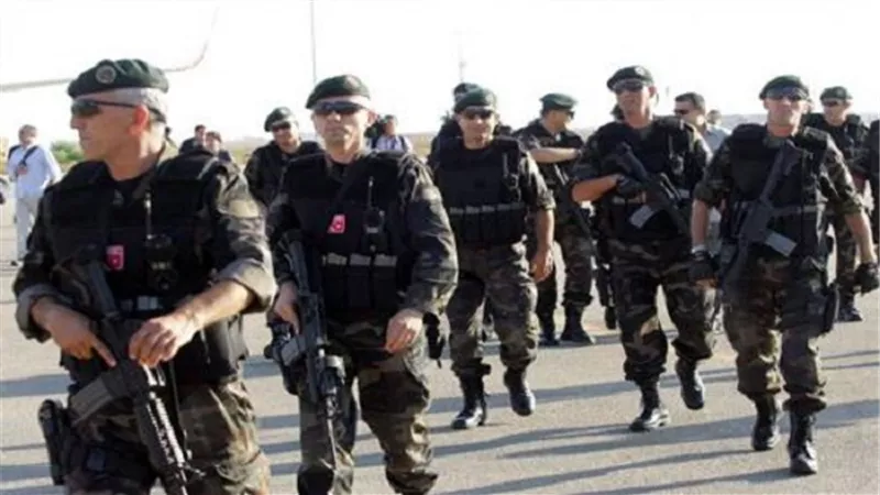 احتجاز اثنين من القادة العسكريين الأتراك في دبي 