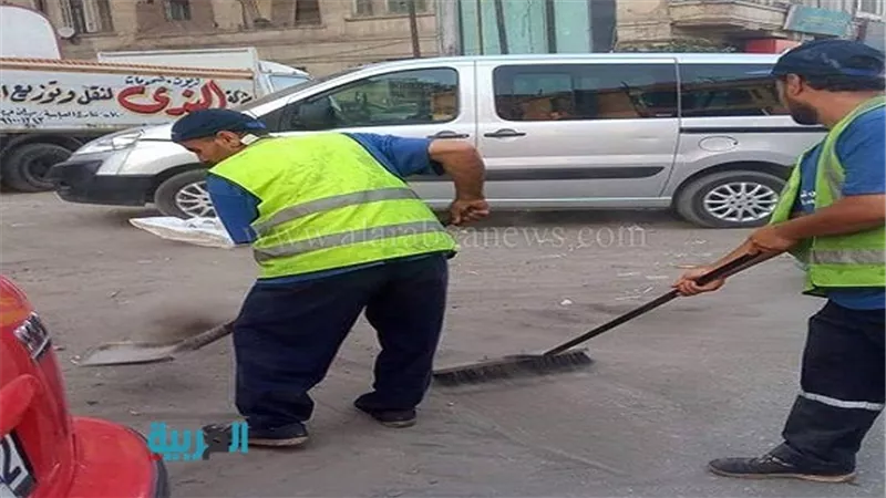 بالصور.. سحب الخلاطات المخالفة بحي الوايلي 