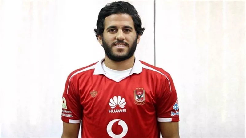 مروان محسن لأول مرة على دكة بدلاء الأهلي