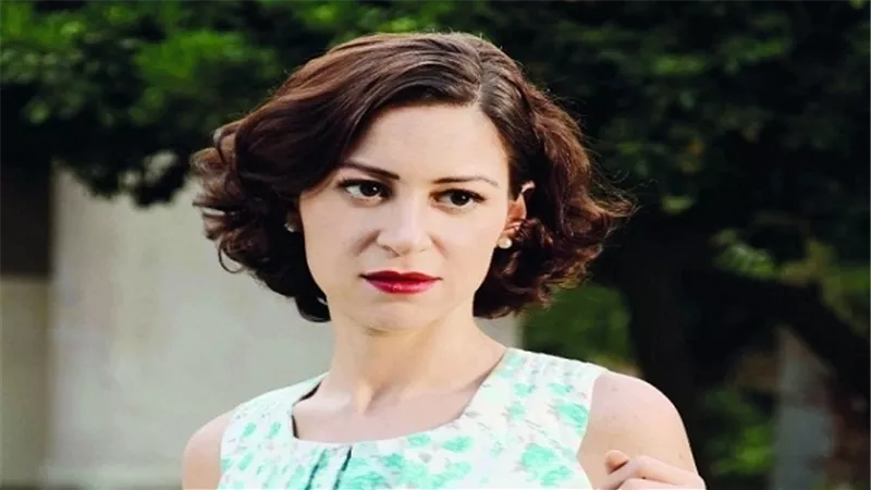  منة شلبي تحصل على جائزة أفضل ممثلة بـ