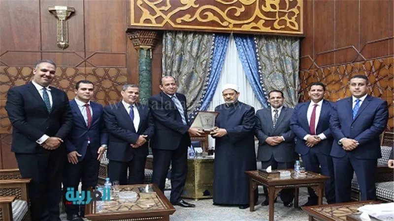 بالصور.. شيخ الأزهر يستقبل رئيس نادي القضاة الجديد