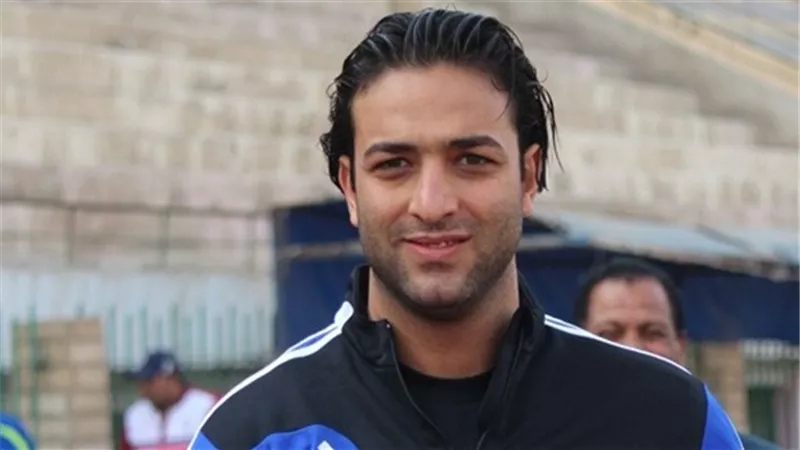 ميدو يحتفل بشراء سيارته الفيراري على طريقة محمد رمضان