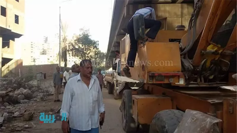 تحرير 4 محاضر إشغالات بحي المطرية