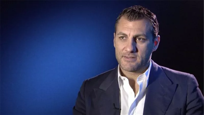 لاعب المنتخب الإيطالي السابق يعود من الاعتزال