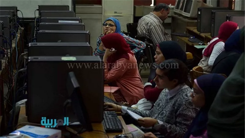 بالصور.. في ثاني أيام المرحلة الأولى للتنسيق.. أولياء الأمور يصاحبون الطلاب.. بطء في الموقع الإلكتروني.. و60 ألفًا يسجلون الرغبات