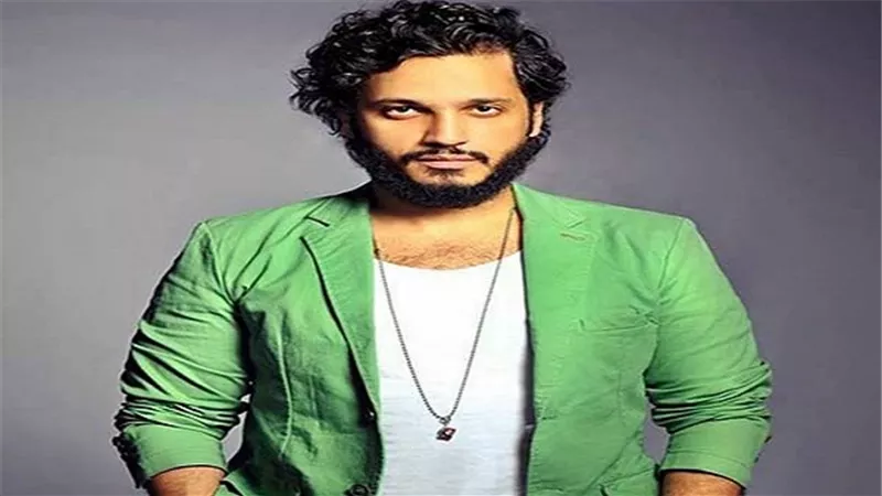 بالفيديو.. إيساف يطرح فيديو كليب جديد بعنوان 