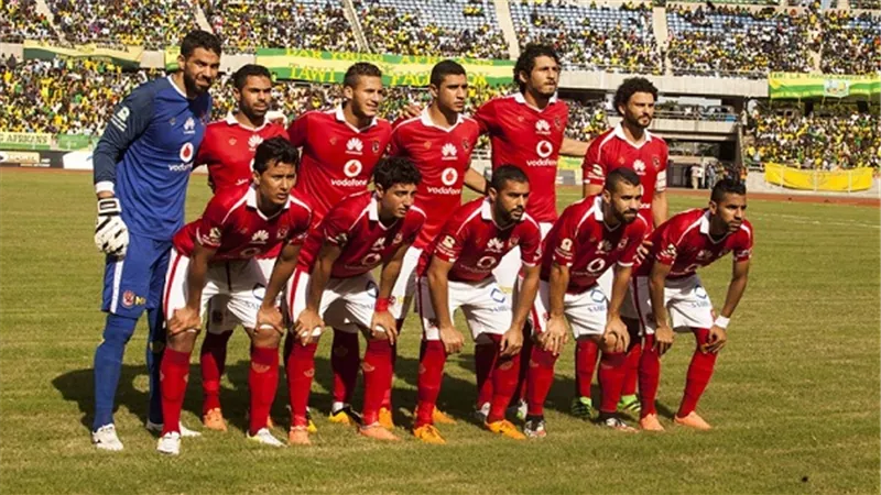 تعرف على القنوات الناقلة لمباراة الأهلي وسموحة بكأس مصر