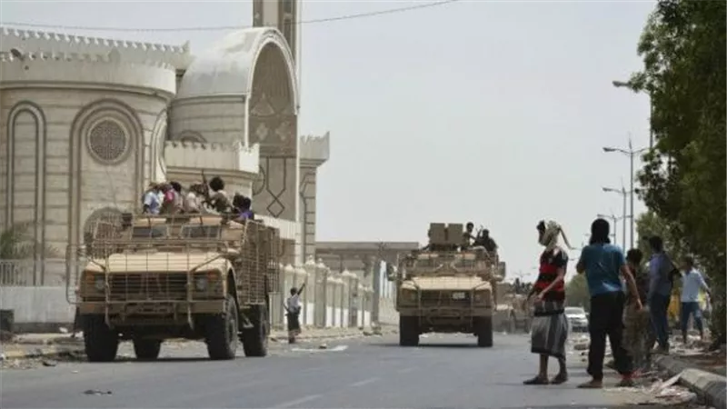  القوات الموالية لهادي تسيطر على محافظة خامسة جنوب اليمن