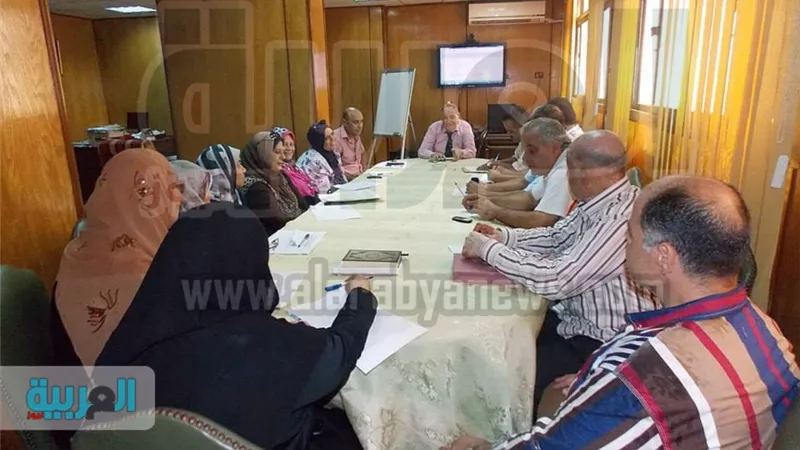 بالصور.. مدير التأمين الصحي ببورسعيد يجتمع برؤساء الشئون المالية