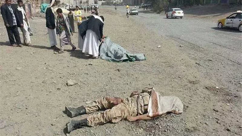 مقتل قيادي حوثي و7 من مرافقيه في 