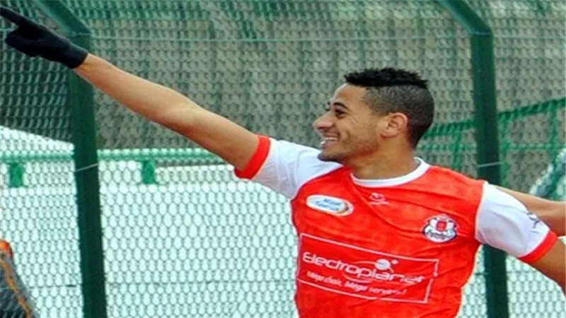 المغربي مراد باتنة مهاجم الأهلي المحتمل.. 42 هدفًا خلال 5 مواسم