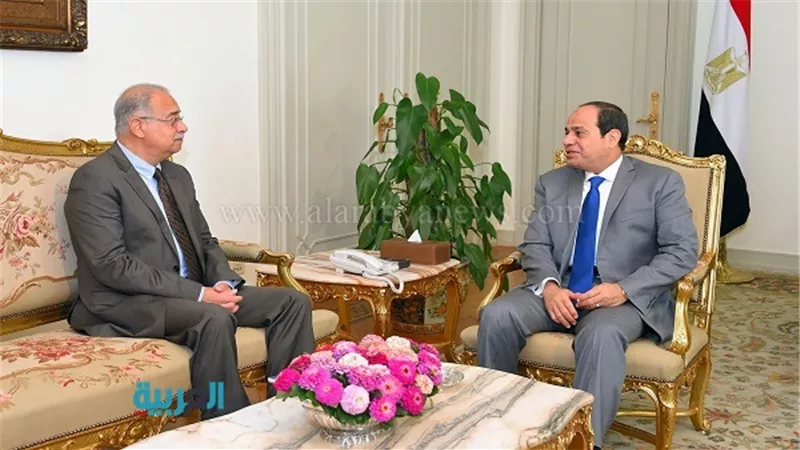 السيسي يناقش مجمل الموقف الاقتصادي مع رئيس الوزراء 