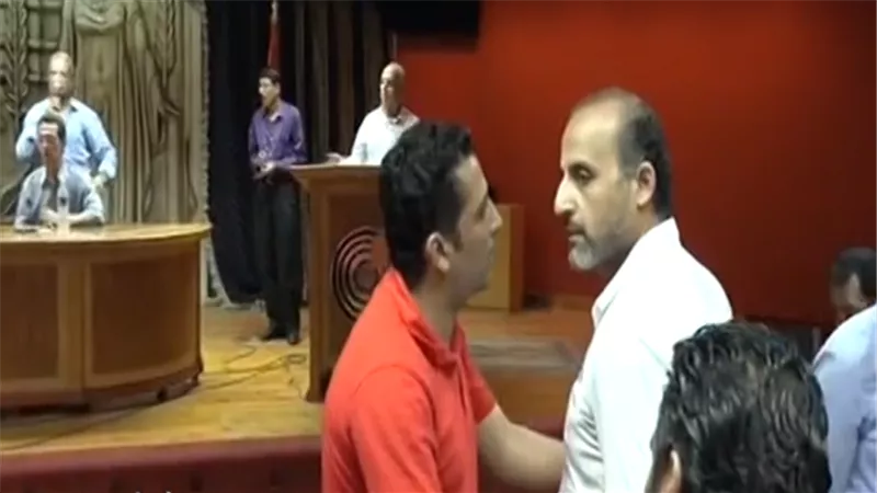 بالفيديو.. مشادات داخل 