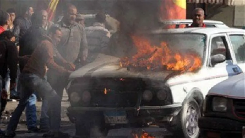 إخماد حريق بسيارة ملاكي في منطقة فيصل