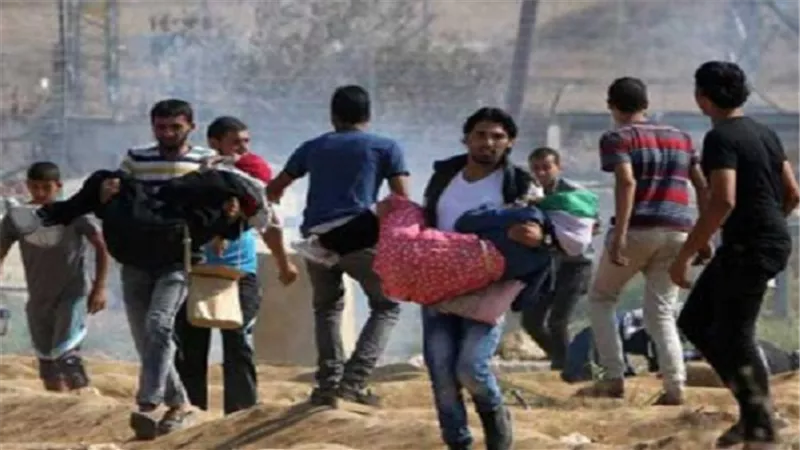 إصابة فلسطينيين بمواجهات مع جيش الاحتلال على حدود غزة 