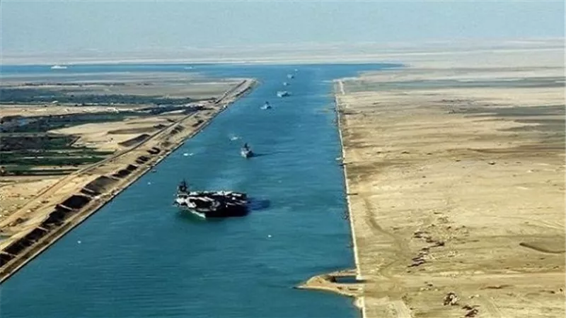 نشطاء يحتفلون بمرور عام على افتتاح قناة السويس الجديدة.. ومغردون: 