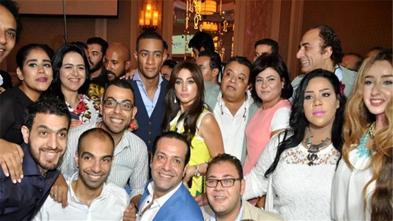 بالفيديو.. فريق عمل 