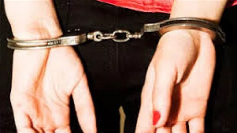 الصدفة تكشف الخيانة.. القبض على ربة منزل بعد عامين من قتل زوجها