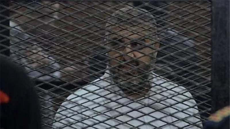 وصول بديع والشاطر والعريان للمحكمة في 