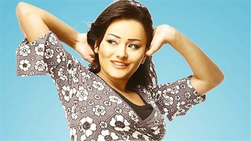 بالفيديو.. راندا البحيري تنتهي من تصوير 
